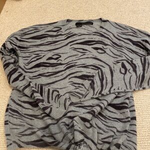 360 Cashmere XS sweater free / black animal print